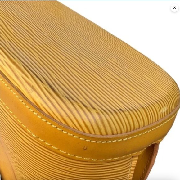 EUC LV (Pristine Interior) Epi Lussac Yellow Leather Louis Vuitton Shoulder Bag - Picture 11 of 12